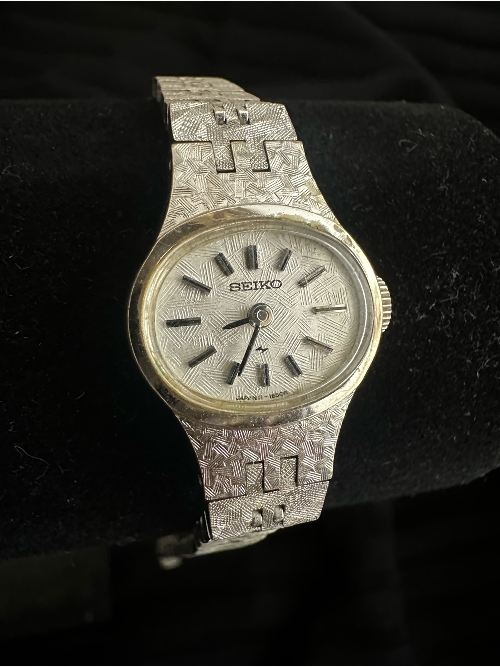 Vintage Seiko Silver Textured Women's Wind Up Watch Works White Gold Plated